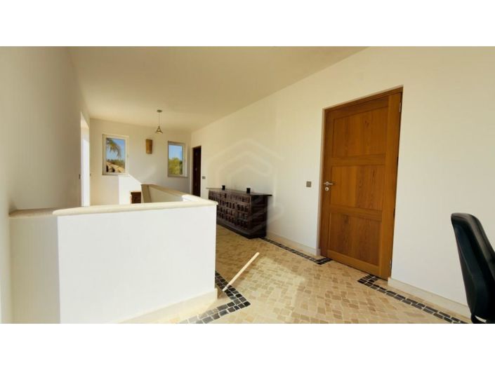 Image No.15-6 Bed House for sale