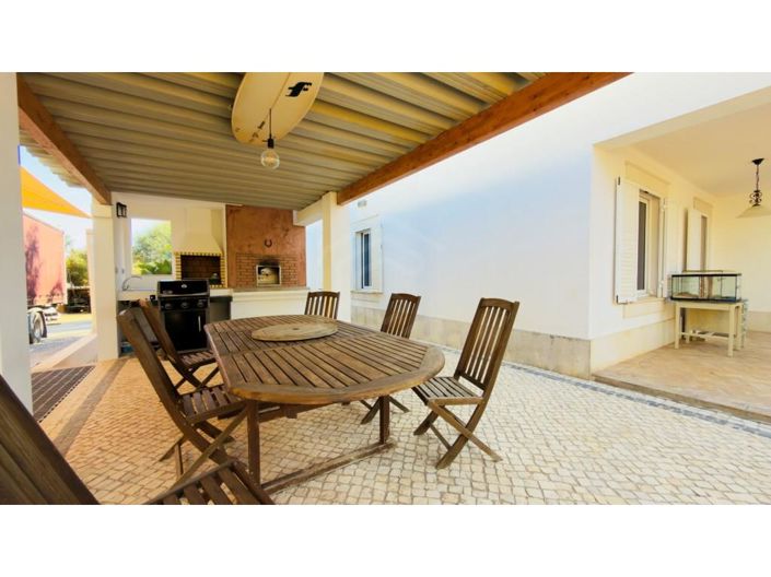 Image No.19-6 Bed House for sale