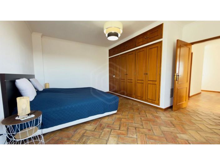 Image No.36-6 Bed House for sale