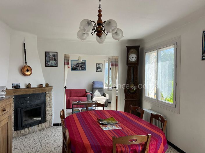 Image No.3-Maison de 2 chambres à vendre à Bonnieux