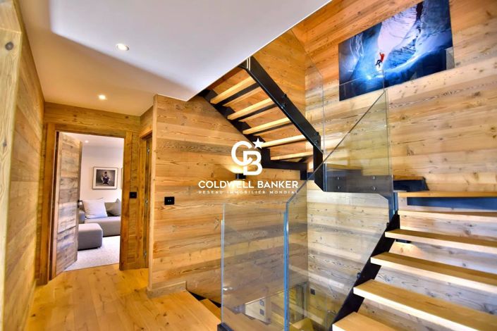 Image No.8-5 Bed House for sale