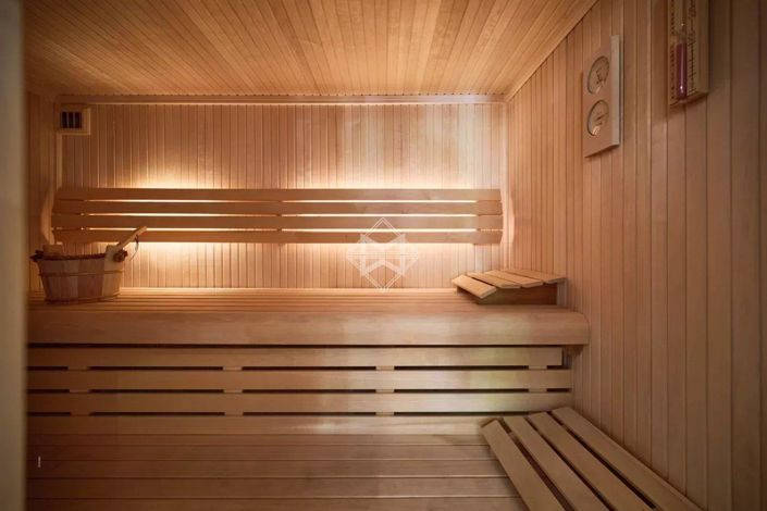 Image No.12-8 Bed House for sale