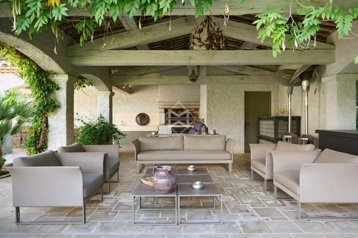 Image No.3-8 Bed House for sale