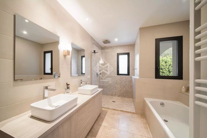 Image No.11-Maison de 9 chambres à vendre à Roquefort-les-Pins