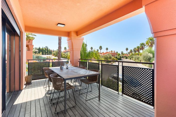 Image No.10-3 Bed House for sale