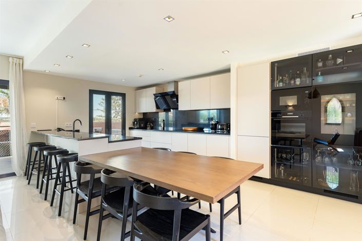 Image No.14-3 Bed House for sale