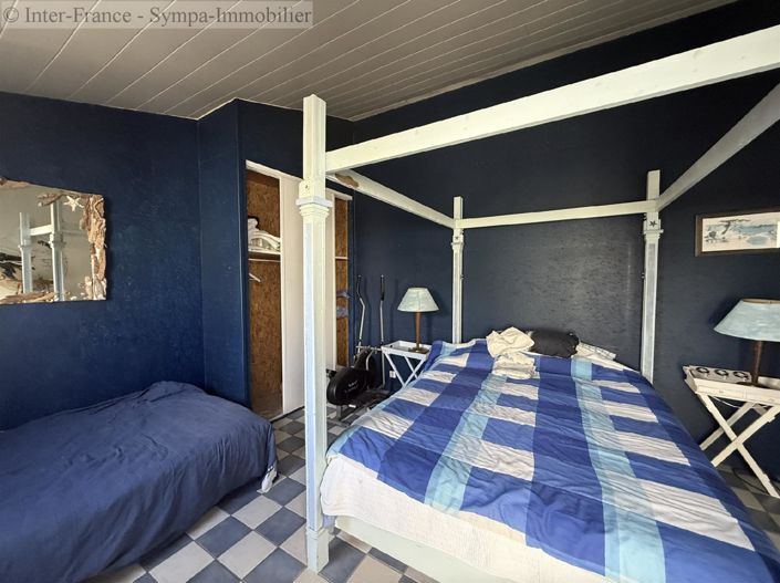 Image No.10-60 Bed Property for sale