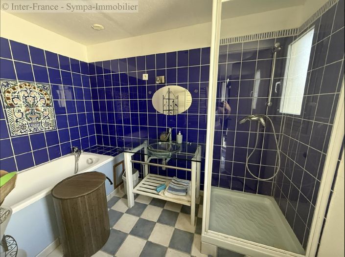 Image No.9-60 Bed Property for sale