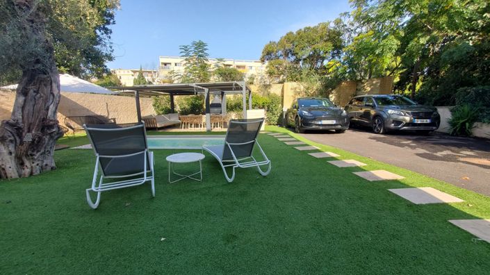 Image No.6-5 Bed House for sale