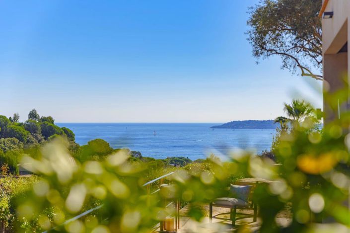 Image No.20-5 Bed House for sale