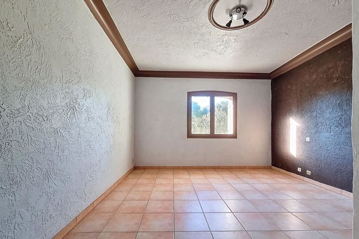 Image No.11-4 Bed House for sale