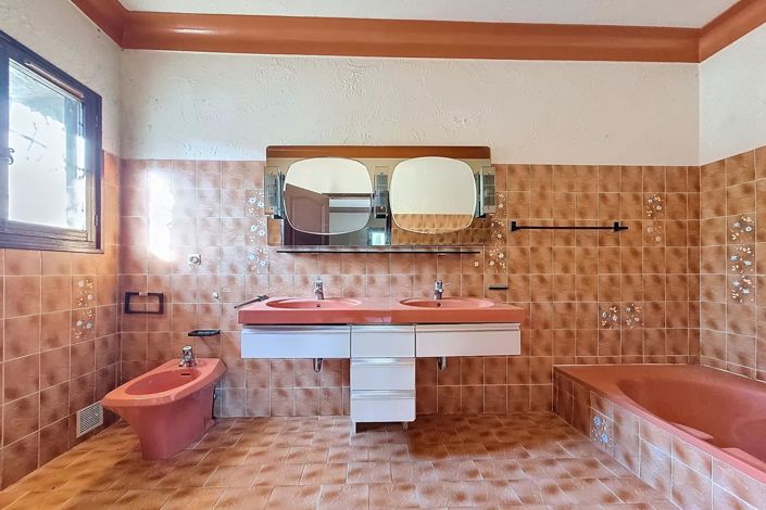 Image No.13-4 Bed House for sale