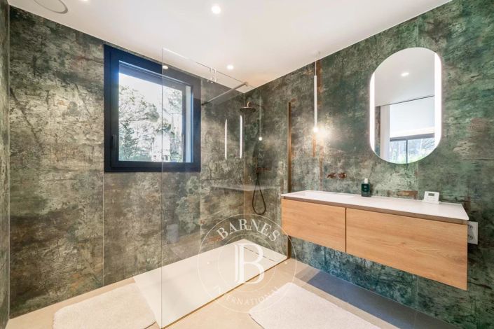 Image No.9-Maison de 6 chambres à vendre à Saint-Raphael