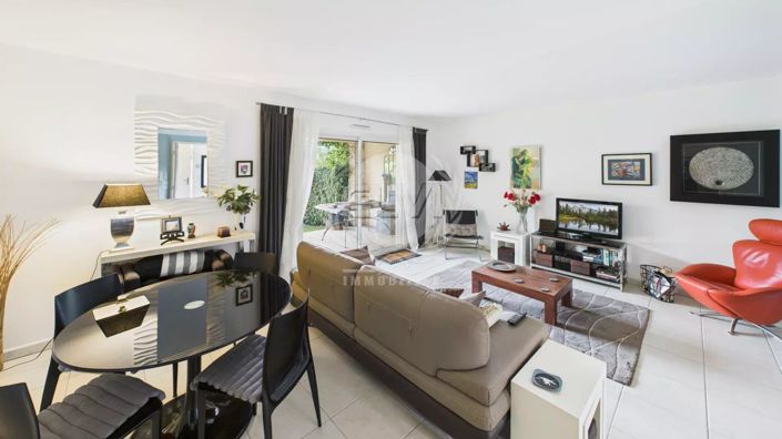 Image No.4-2 Bed House for sale