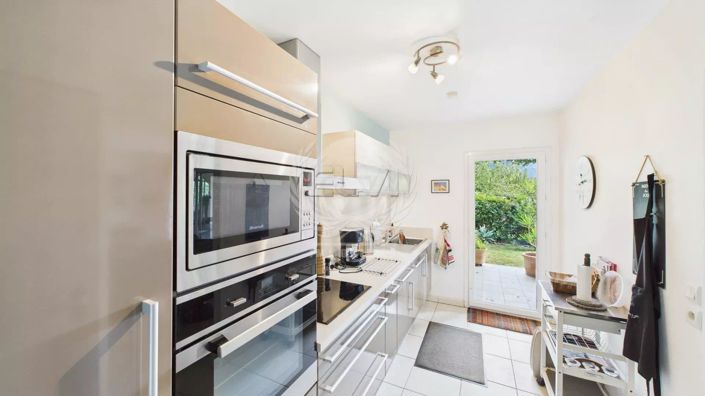 Image No.8-2 Bed House for sale