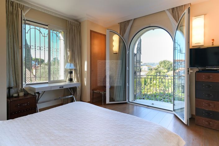 Image No.10-4 Bed House for sale