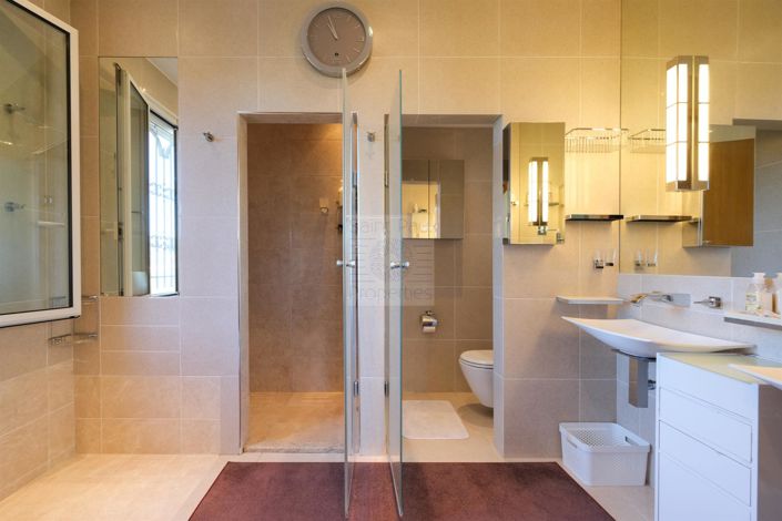 Image No.11-4 Bed House for sale