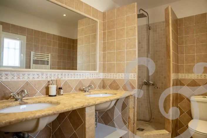 Image No.14-4 Bed House for sale