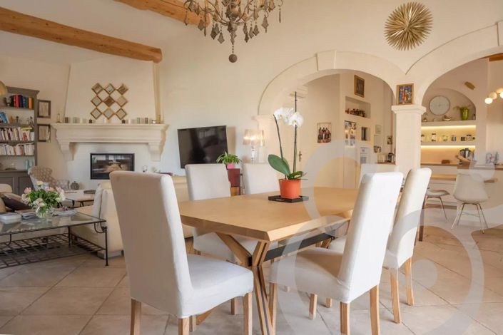 Image No.8-4 Bed House for sale