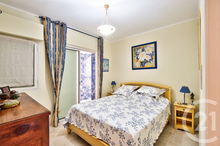 Image No.12-3 Bed Apartment for sale