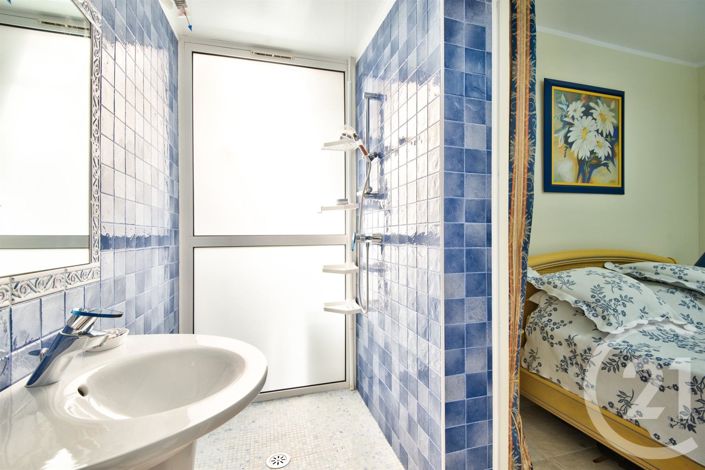 Image No.13-3 Bed Apartment for sale