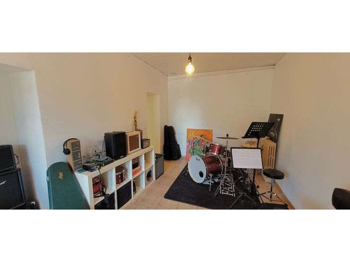 Image No.16-4 Bed House for sale