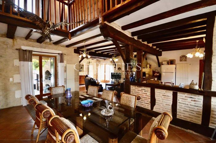 Image No.18-6 Bed House for sale