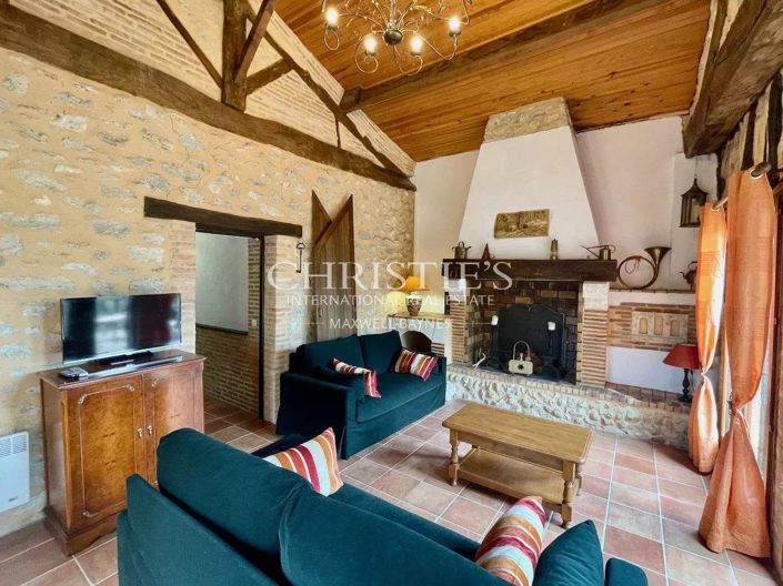 Image No.5-6 Bed House for sale