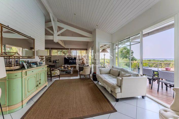 Image No.5-7 Bed House for sale