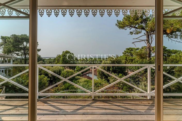 Image No.8-7 Bed House for sale