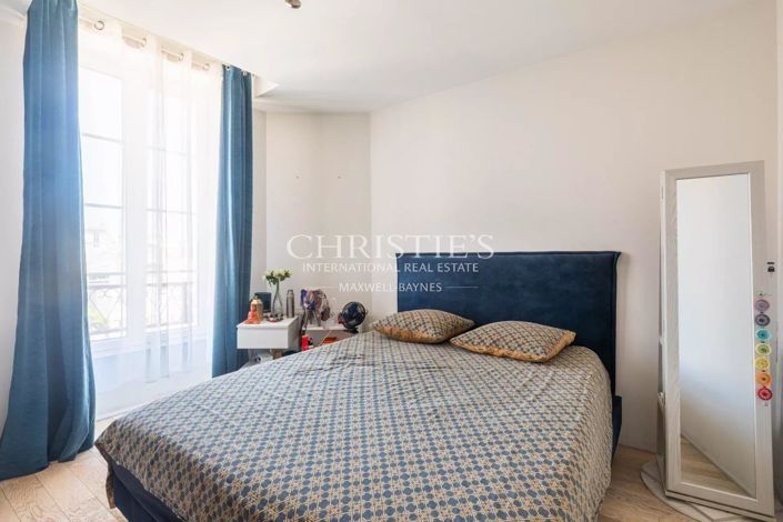 Image No.7-5 Bed House for sale