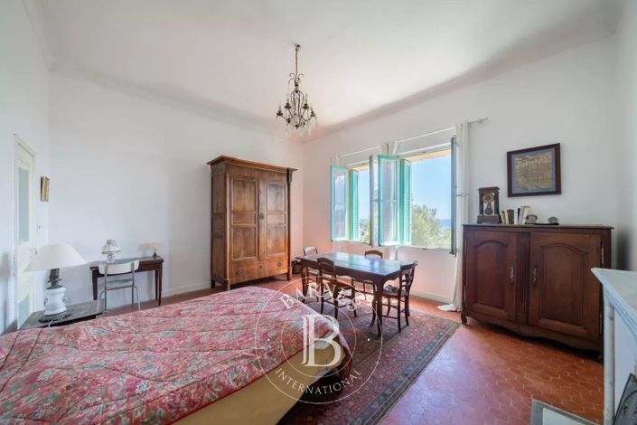 Image No.9-Maison de 7 chambres à vendre à Saint-Raphael