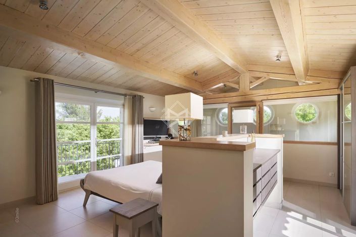 Image No.11-2 Bed House for sale