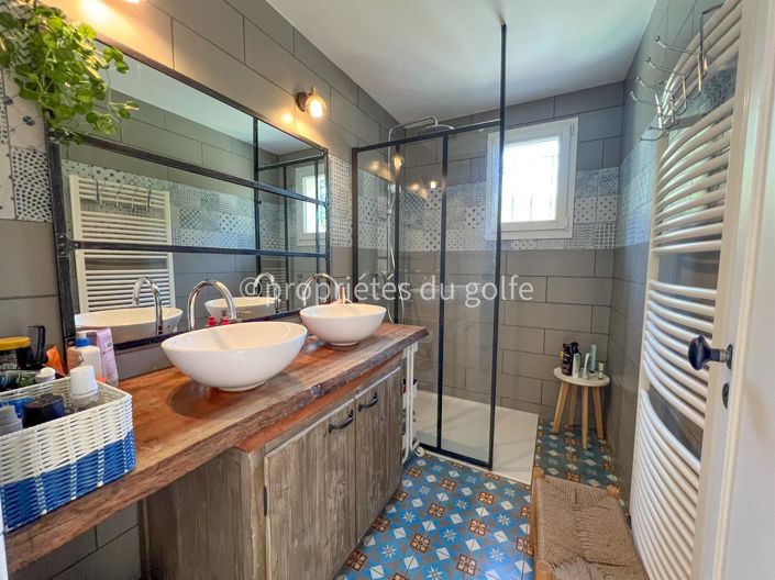 Image No.22-5 Bed House for sale