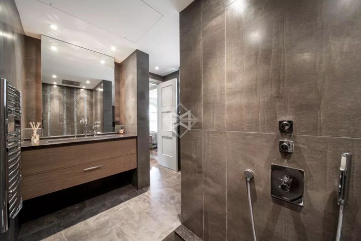 Image No.9-4 Bed House for sale