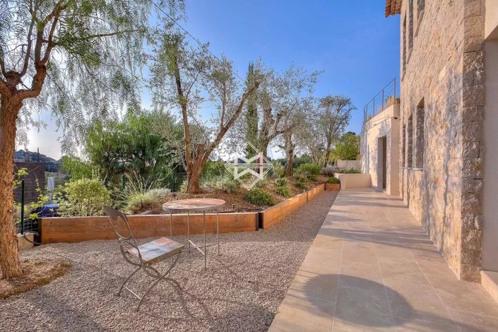 Image No.13-6 Bed House for sale