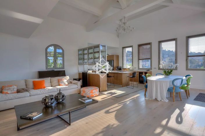 Image No.7-6 Bed House for sale