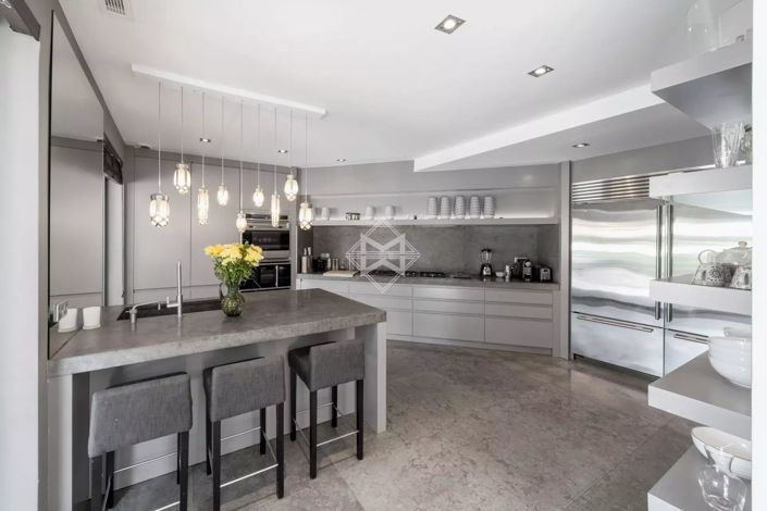 Image No.4-5 Bed House for sale