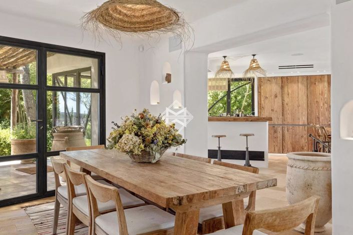 Image No.5-6 Bed House for sale