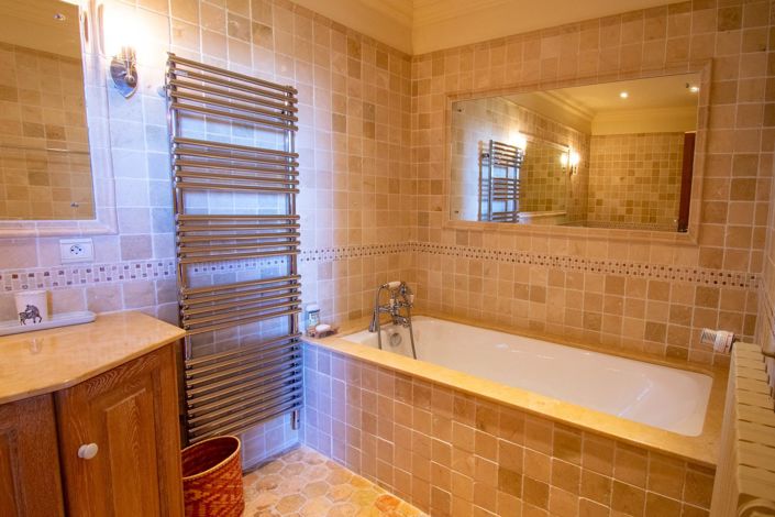 Image No.13-13 Bed House for sale