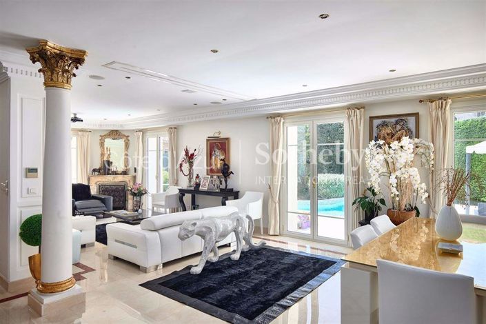 Image No.5-Propriété de 6 chambres à vendre à Cannes