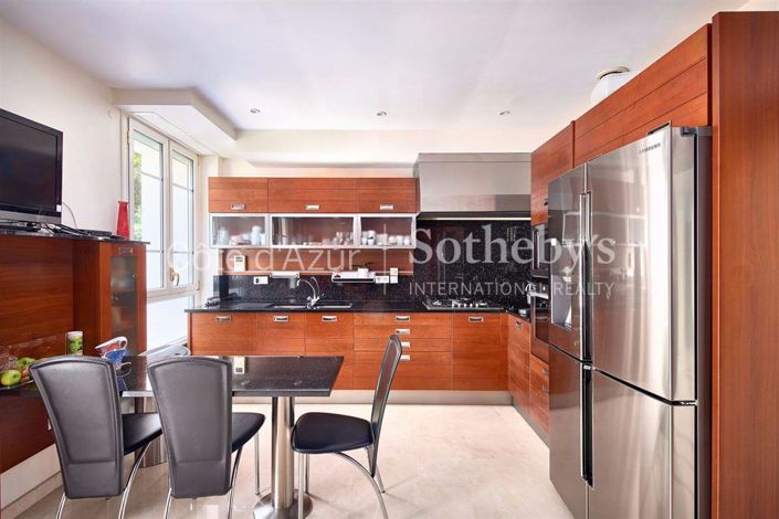 Image No.6-Propriété de 6 chambres à vendre à Cannes