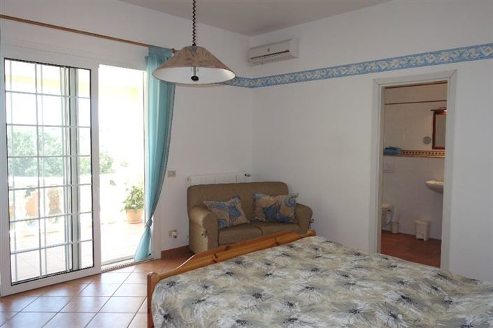 Image No.20-3 Bed Property for sale