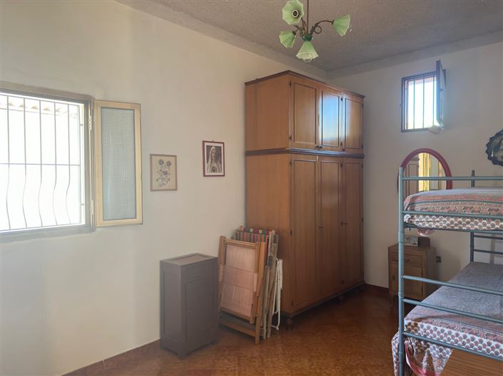 Image No.22-4 Bed Property for sale