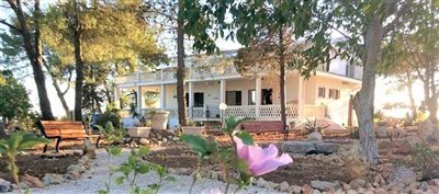 138557villafieldsbandbimg160000