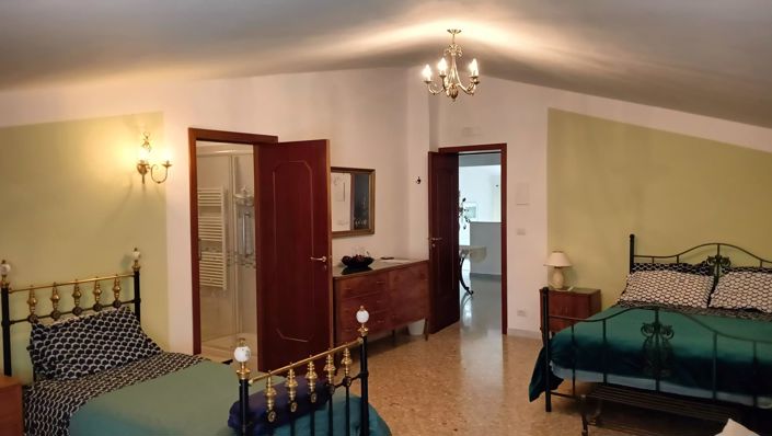 Image No.26-5 Bed Villa for sale