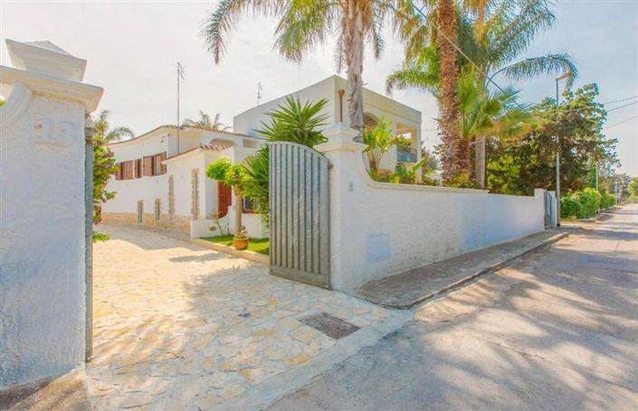 Image No.2-2 Bed Villa for sale