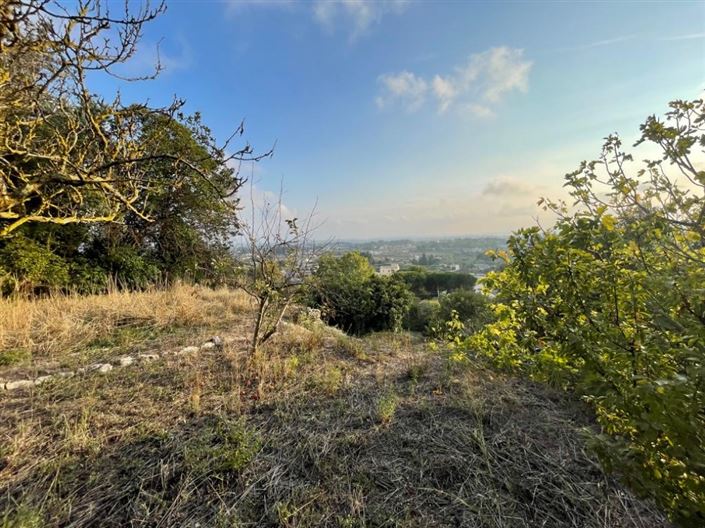 Image No.12-2 Bed Property for sale