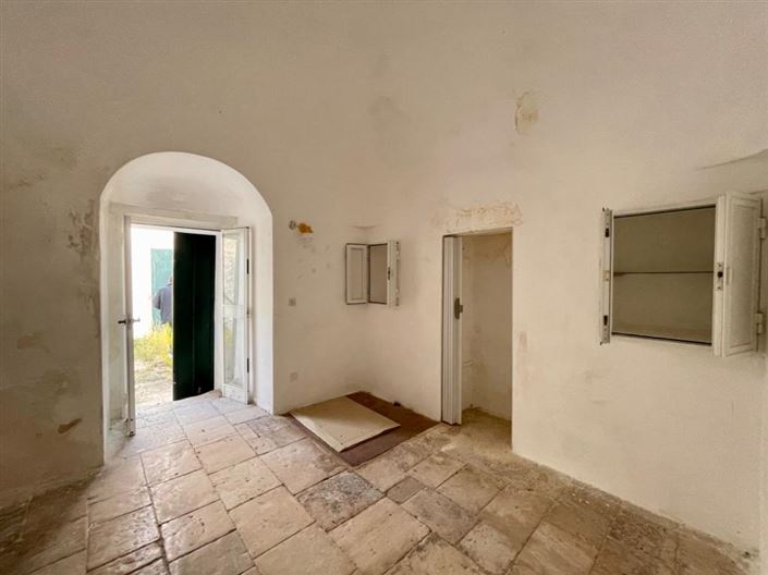 Image No.15-2 Bed Property for sale