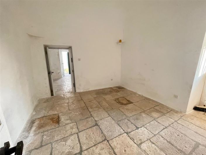 Image No.16-2 Bed Property for sale